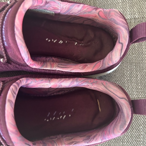 Skechers Women's Maroon and Pink Sneakers - Picture 2 of 7